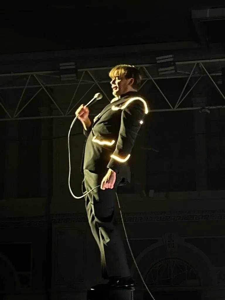 the hives gig alexandra palace 2025