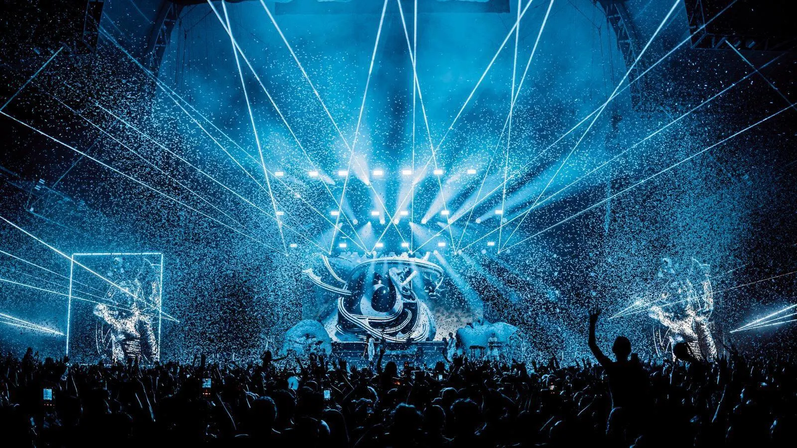 “Heatwave, Alien Tentacles and a Guitar Sacrifice” – Empire Of The Sun at Alexandra Palace, London: Live Review